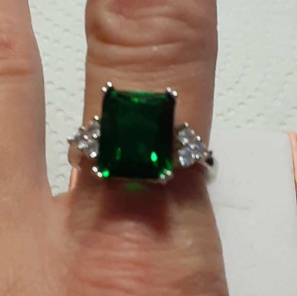 925 Silver emerald ring size 6, brand new - Picture 5 of 7